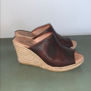 Burgundy wedges - runs small (like 37)